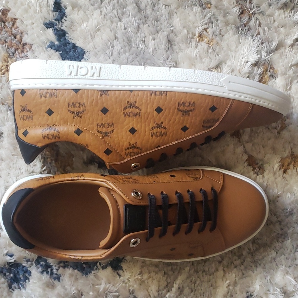 MCM Terrain Lo Sneakers in Visetos (Cognac)